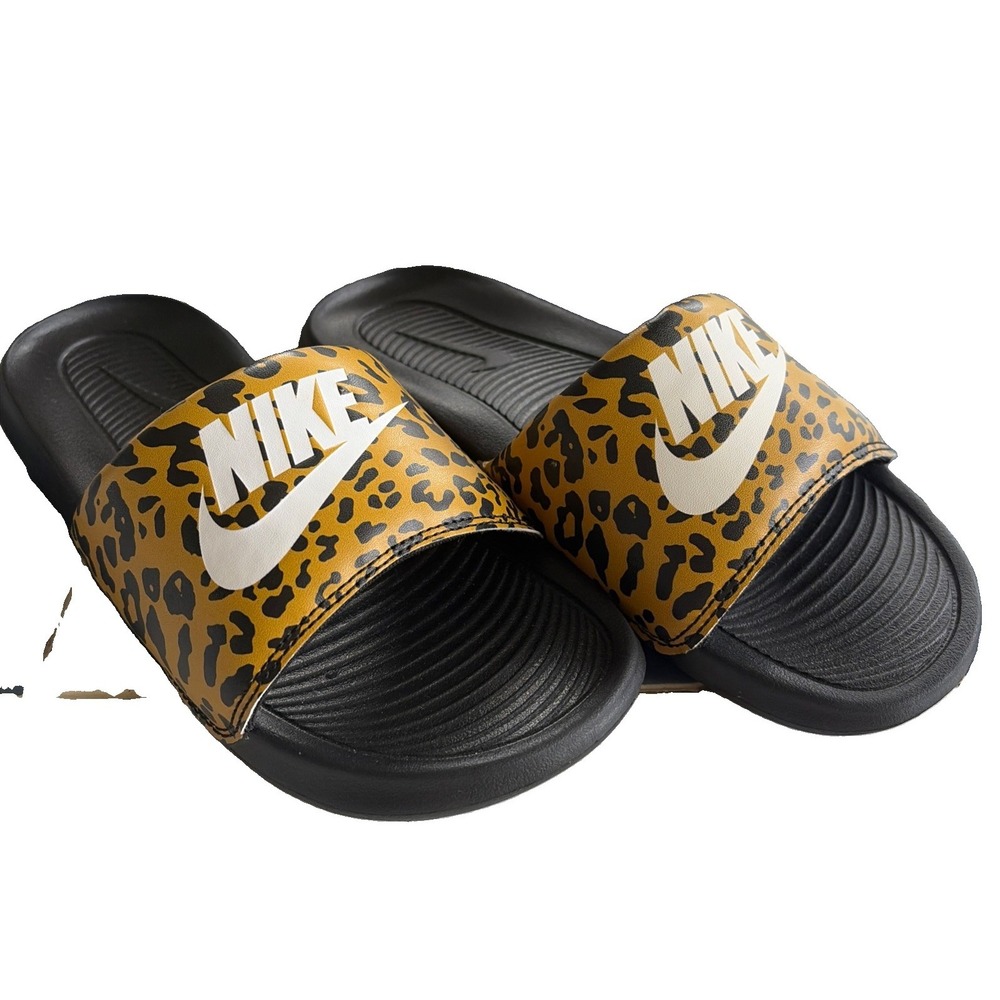 NEW NIKE Victori One Sport Women's Slide Leopard Print Sandals Slides Sz 7 (E10)